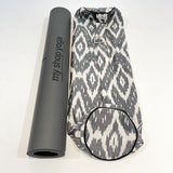 Pack Voyage Yoga – tapis Mysor  noir et sac Indie Ikat noir et blanc – My Shop Yoga
