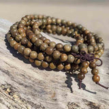 Utoor – Collier Bracelet Mala aux 216 perles Bois Santal Vert - My Shop Yoga